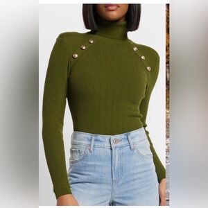Express ribbed sweater with novelty buttons